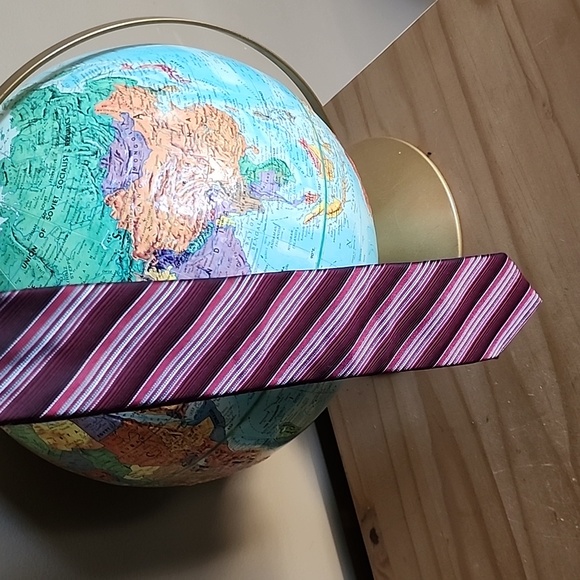 3/$40 Kenneth Cole Awareness silk  tie new with tag - Picture 3 of 8